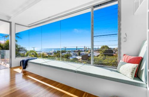 Alexandra Headland Villa | Ocean Blue @ Alex