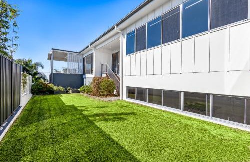 Alexandra Headland Villa | Ocean Blue @ Alex