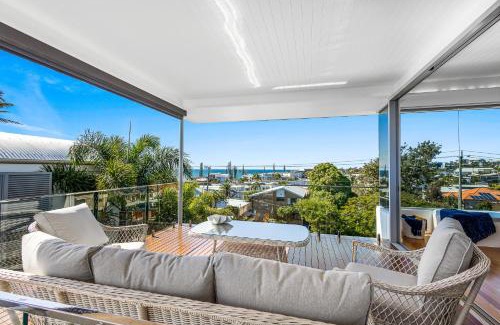 Alexandra Headland Villa | Ocean Blue @ Alex