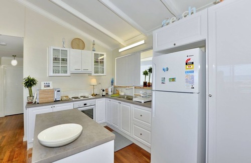 Halls Head House | Ocean Blue Halls Head beach front