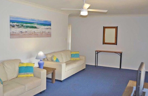 Shoal Bay Apartment | Ocean Breeze, 5/4 Shoal Bay Avenue - Fabulous location opposite Shoal Bay beach