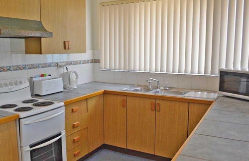 Shoal Bay Apartment | Ocean Breeze, 5/4 Shoal Bay Avenue - Fabulous location opposite Shoal Bay beach