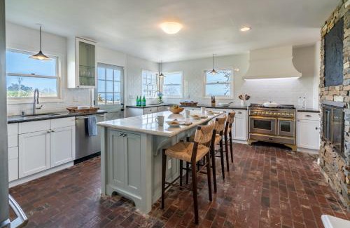 Summerland Villa | Ocean Breeze Abode and Bungalow by Paradise Retreats