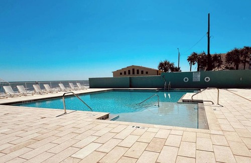 East Daytona Apartment | Ocean Breeze BeachFront Retreat