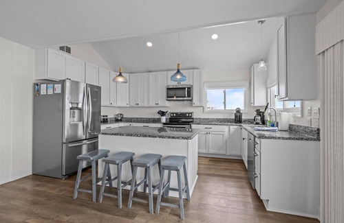 Emerald Isle House | Ocean Breeze & Poolside Ease–Perfect Dog-Friendly Beachfront Escape