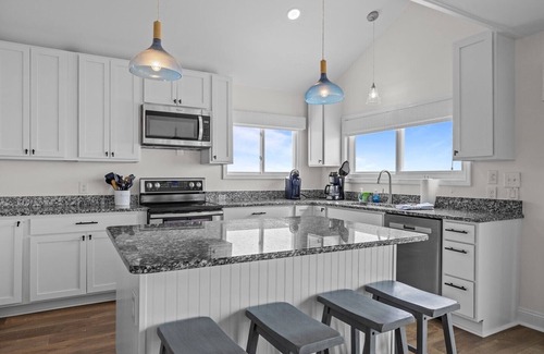Emerald Isle House | Ocean Breeze & Poolside Ease–Perfect Dog-Friendly Beachfront Escape