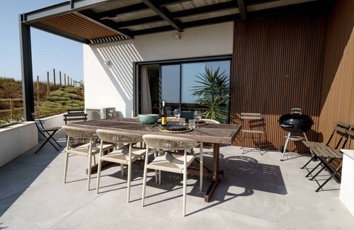 Barril de Cima Apartment | Ocean Breeze Retreat - Near Ericeira