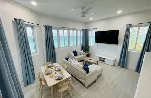 Palm Cay House | Ocean Breeze Studios