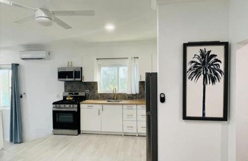 Palm Cay House | Ocean Breeze Studios
