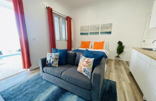 Palm Cay House | Ocean Breeze Studios