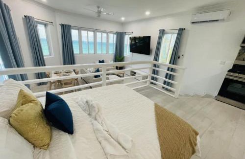 Palm Cay House | Ocean Breeze Studios