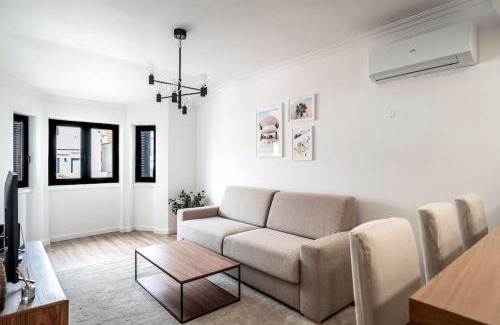 Cascais Apartment | Ocean Breeze: T1 Apartment in Cascais
