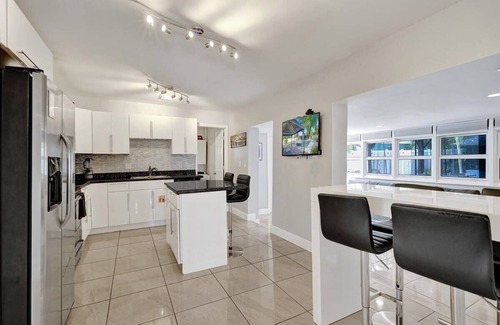 Pompano Beach Villa | Ocean Breeze Villa Su