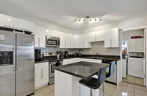Pompano Beach Villa | Ocean Breeze Villa Su