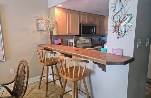 Ono Island Condo | Ocean Breeze West 602 Gulf Front Condominium-Pool-Free Daily Activities!