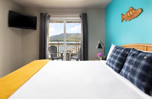 Ketchikan House | Ocean Breezes & Adventure: Stay in Our Double Bed Oceanview Rooms
