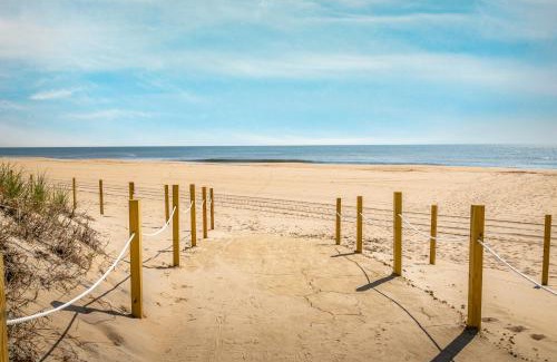Midtown Ocean City Apartment | Ocean City Beach Retreat with Linens Included