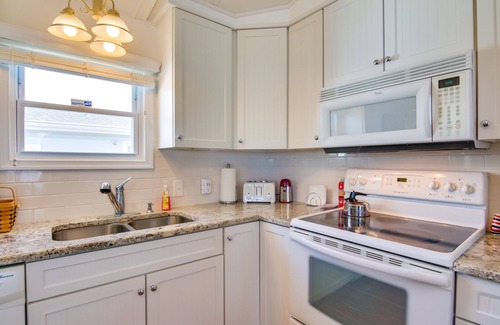 Montego Bay House | Ocean City Home w/Pool Access: Near Park & Beach!