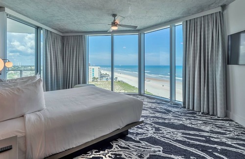 Daytona Beach Condo | Ocean & City View 2BR Suite: Pool, Gym, King & Queen Beds, Modern Amenities 1004