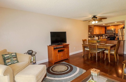 Butler Beach Condo | Ocean Club 1 – 4 Min Walk to Beach, Private Garage