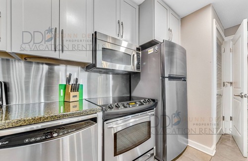 Biloxi Condo | Ocean Club 1607 Enjoy panoramic views of the Gulf!