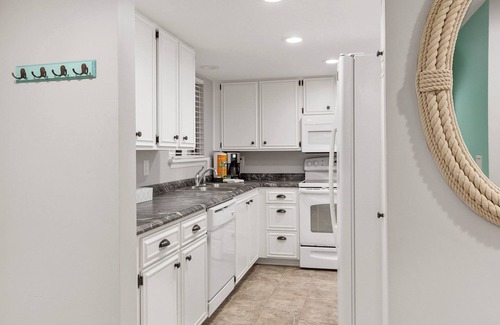 Hilton Head Island Condo | OCEAN CLUB VILLA WITH ROOFTOP DECK, POOL & WALK TO BEACH HILTON HEAD
