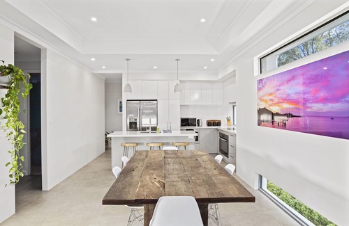 Quindalup House | Ocean Cove Chalet is just 500m from the Dunsborough beach