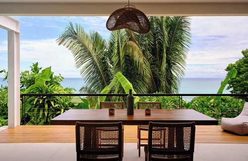 Buenos Aires Villa | Ocean View Villa Nicholson w/private pool, steps from the beach