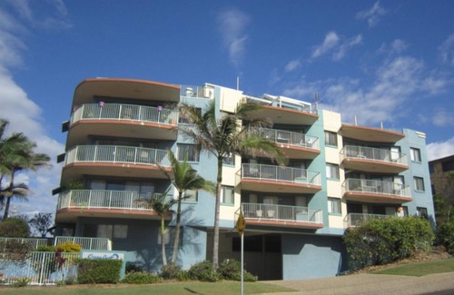 Caloundra Apartment | OCEAN CREST UNIT 7 - Boasts lovely ocean views from your balcony