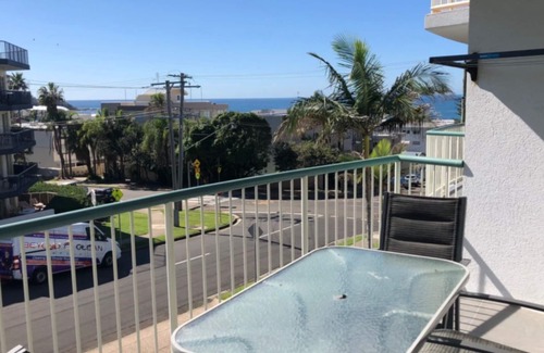 Caloundra Apartment | OCEAN CREST UNIT 7 - Boasts lovely ocean views from your balcony