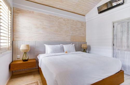 Placencia House | Ocean Crush- Beachfront & Resort Amenities