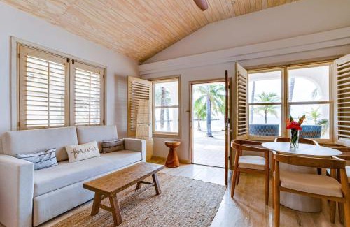 Placencia House | Ocean Crush- Beachfront & Resort Amenities