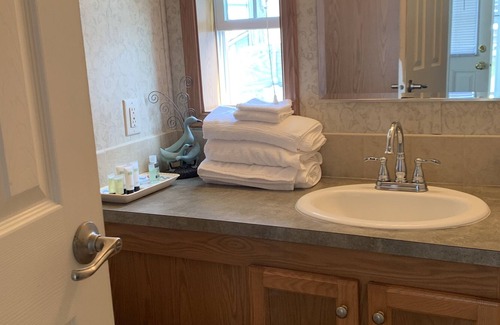 Snug Harbor House | Ocean directly outside your door in East Matunuck!