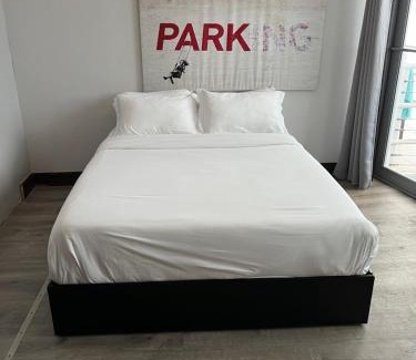 South Beach Apartment | Ocean Drive Apartments with Rooftop Pool, South Beach, Miami