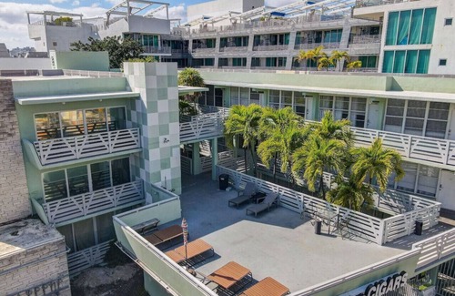 South Beach Condo | Ocean Drive Deco Apt w/2 Queen Beds, Steps 2 Beach