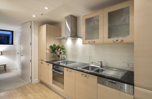 Mount Maunganui Apartment | Ocean Eleven 4, with sea peeps to the Main Beach.
