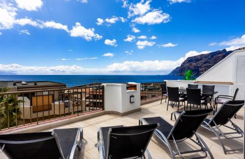 Los Gigantes Apartment | OCEAN PANORAMA - 3 AC bedrooms, private garage, pool, 2 bathrooms, tv channels