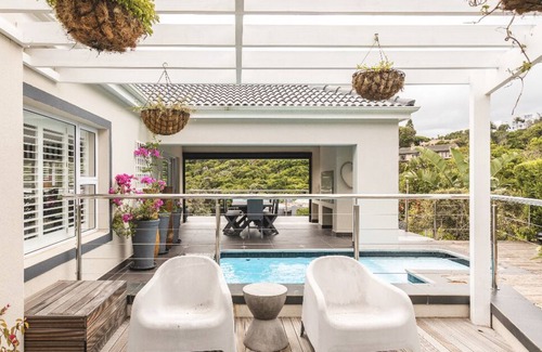 Knysna Villa | Ocean Facing Villa - 2 minutes from the beach