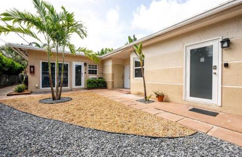Lauderdale-by-the-Sea Apartment | Ocean Flats 3 - Lauderdale-by-the-Sea
