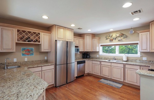 Point Pleasant Beach House | Ocean Front Beach House. Walking Distance to Jenkinsons.