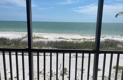 South Island Condo | Ocean front 1-bedroom condo at beautiful Ft. Myers Beach on the Gulf of Mexico