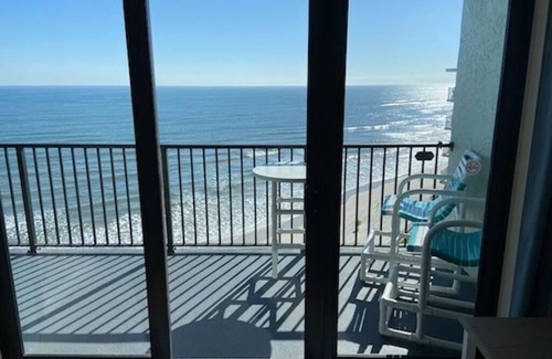 New Smyrna Beach Condo | Ocean front 1/1 condo located at Ocean Trillium 804