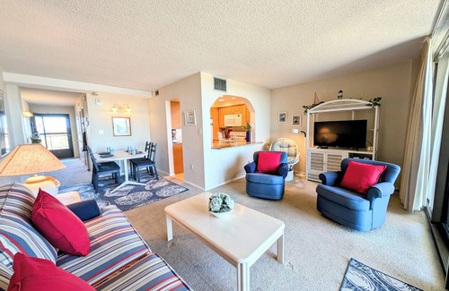 Bethany Beach Condo | Ocean Front 1BR Condo, Sea Colony:Pools & Tennis in Premier Bethany Beach Resort