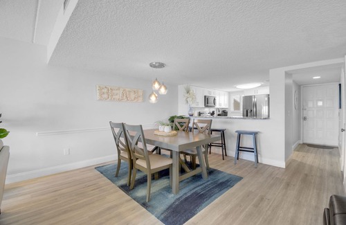 St. Augustine Beach Condo | Ocean Front 2 Bed 2 Bath With Ocean Front Pool, walk to restaurants