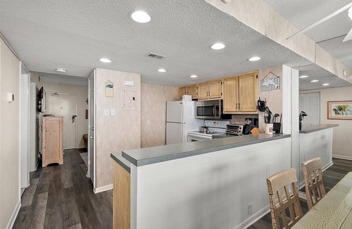 North Ocean City Condo | Ocean Front 2 Bedroom w/Den at Sea Watch Bldg