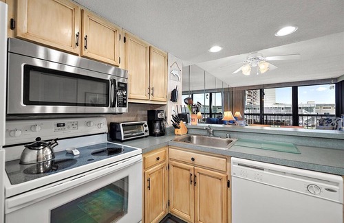 North Ocean City Condo | Ocean Front 2 Bedroom w/Den at Sea Watch Bldg