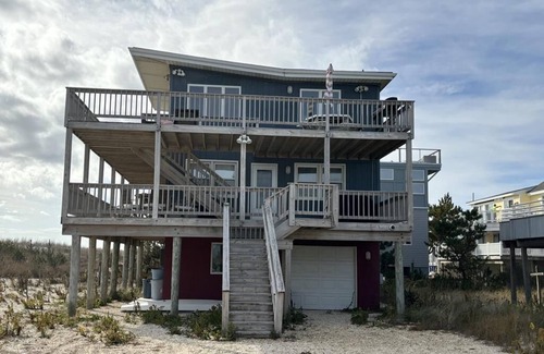 Harvey Cedars Apartment | Ocean front 3 bedroom 1 bath 2nd floor with great ocean views