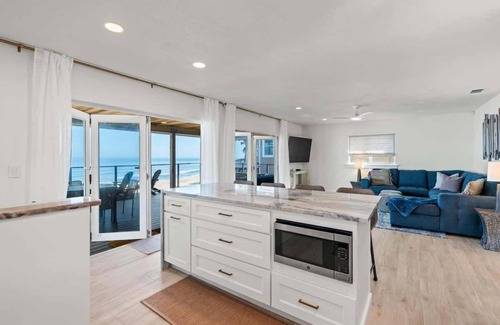 Flagler Beach House | Ocean Front 4 bedrooms, 2 Ocean Decks, Direct Flag