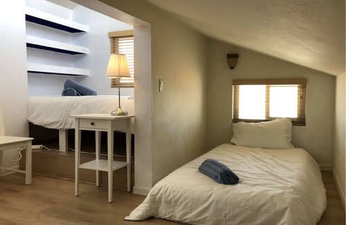 Central Mission Beach Condo | Ocean Front Above Beach-3Br/2Ba/7Bed/Multilevel/AC