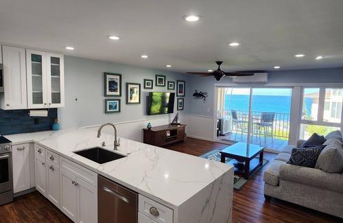 Kailua-Kona Condo | Ocean Front - Air conditioned Condo - Minutes From Downtown Kona, STVR-19-376325